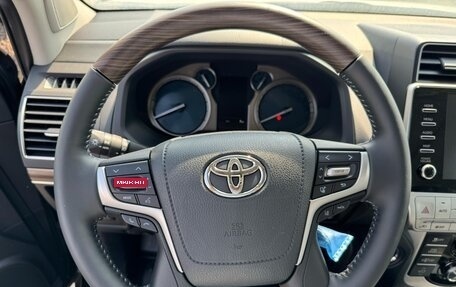 Toyota Land Cruiser Prado 150 рестайлинг 2, 2022 год, 8 490 000 рублей, 6 фотография