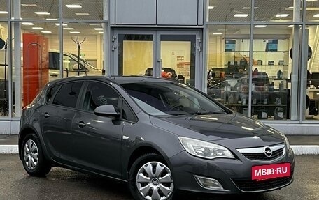 Opel Astra J, 2011 год, 730 000 рублей, 3 фотография