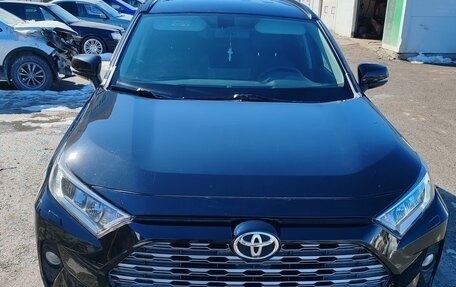 Toyota RAV4, 2019 год, 3 200 000 рублей, 2 фотография