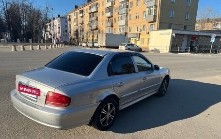 Hyundai Sonata IV рестайлинг, 2005 год, 300 000 рублей, 2 фотография
