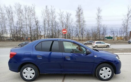 Renault Logan II, 2017 год, 850 000 рублей, 4 фотография
