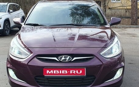 Hyundai Solaris II рестайлинг, 2013 год, 990 000 рублей, 1 фотография