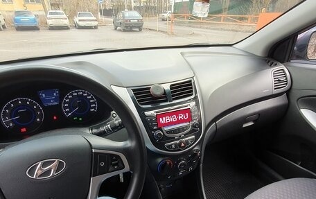 Hyundai Solaris II рестайлинг, 2013 год, 990 000 рублей, 3 фотография