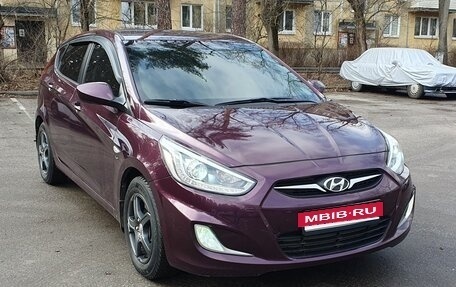 Hyundai Solaris II рестайлинг, 2013 год, 990 000 рублей, 13 фотография