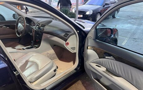 Mercedes-Benz E-Класс, 2003 год, 810 000 рублей, 10 фотография