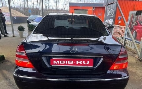 Mercedes-Benz E-Класс, 2003 год, 810 000 рублей, 13 фотография