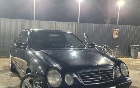 Mercedes-Benz E-Класс, 2001 год, 400 000 рублей, 2 фотография