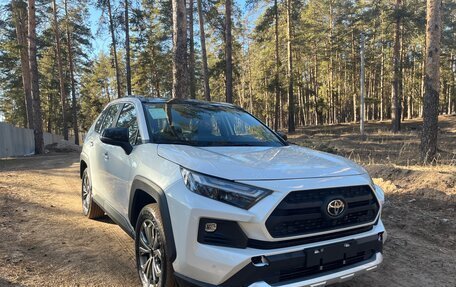 Toyota RAV4, 2024 год, 4 300 000 рублей, 1 фотография