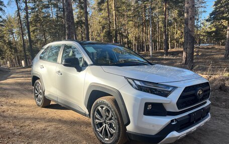 Toyota RAV4, 2024 год, 4 300 000 рублей, 2 фотография