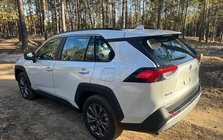 Toyota RAV4, 2024 год, 4 300 000 рублей, 5 фотография