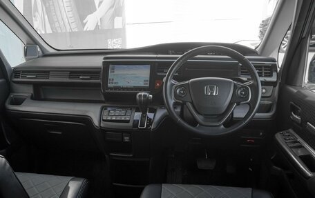 Honda Stepwgn IV, 2015 год, 1 999 000 рублей, 6 фотография