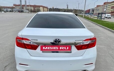 Toyota Camry, 2014 год, 1 990 000 рублей, 6 фотография
