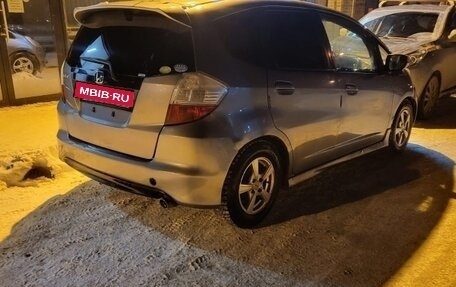 Honda Fit III, 2009 год, 555 000 рублей, 2 фотография