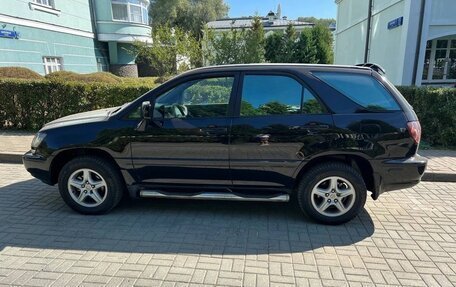 Lexus RX IV рестайлинг, 1999 год, 950 000 рублей, 2 фотография