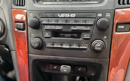 Lexus RX IV рестайлинг, 1999 год, 950 000 рублей, 19 фотография