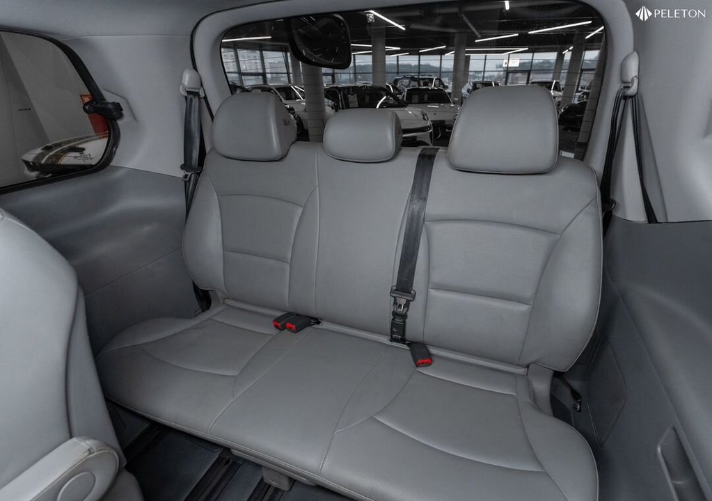 Hyundai Grand Starex, 2018 год, 3 850 000 рублей, 17 фотография