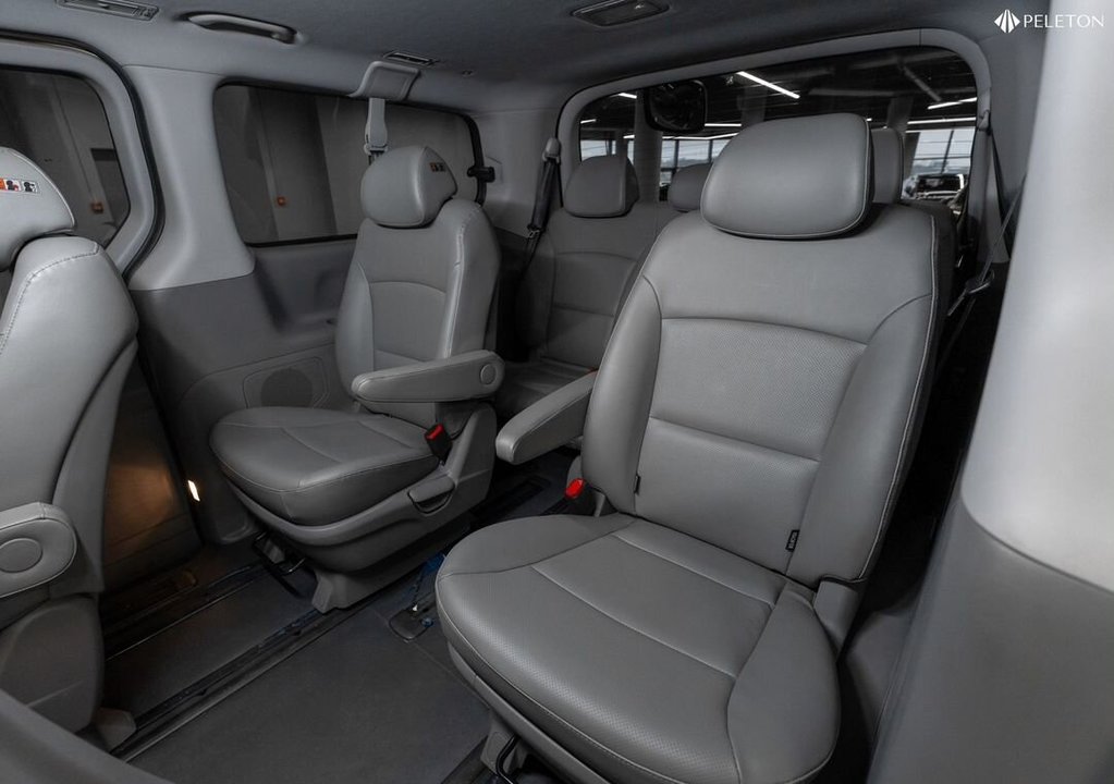 Hyundai Grand Starex, 2018 год, 3 850 000 рублей, 16 фотография