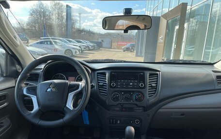 Mitsubishi L200 IV рестайлинг, 2017 год, 2 079 000 рублей, 10 фотография