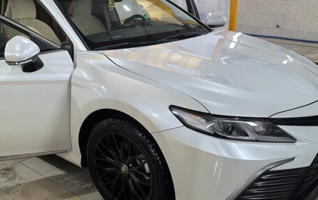 Toyota Camry, 2022 год, 3 900 000 рублей, 5 фотография