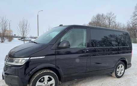 Volkswagen Caravelle T6 рестайлинг, 2021 год, 4 200 000 рублей, 3 фотография