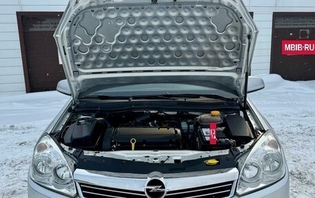 Opel Astra J, 2011 год, 655 000 рублей, 25 фотография