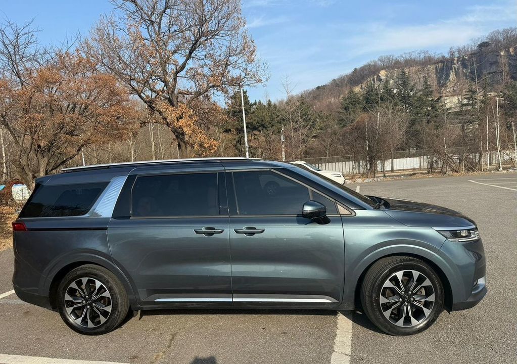 KIA Carnival, 2021 год, 3 650 000 рублей, 28 фотография