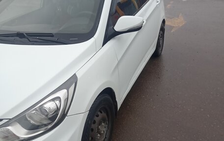 Hyundai Solaris II рестайлинг, 2011 год, 620 000 рублей, 1 фотография
