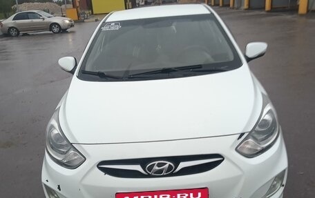 Hyundai Solaris II рестайлинг, 2011 год, 620 000 рублей, 3 фотография