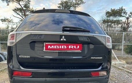 Mitsubishi Outlander III рестайлинг 3, 2012 год, 1 100 000 рублей, 6 фотография