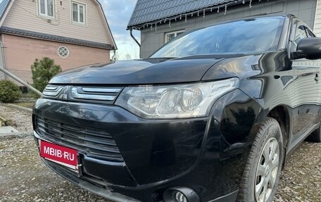 Mitsubishi Outlander III рестайлинг 3, 2012 год, 1 100 000 рублей, 3 фотография