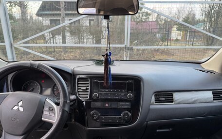 Mitsubishi Outlander III рестайлинг 3, 2012 год, 1 100 000 рублей, 14 фотография