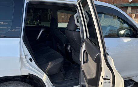 Toyota Land Cruiser Prado 150 рестайлинг 2, 2011 год, 3 150 000 рублей, 7 фотография