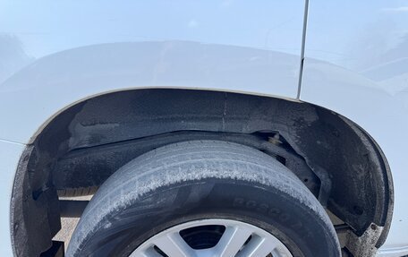 Toyota Land Cruiser Prado 150 рестайлинг 2, 2011 год, 3 150 000 рублей, 16 фотография