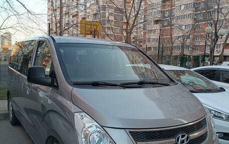 Hyundai Grand Starex Grand Starex I рестайлинг 2, 2011 год, 1 645 000 рублей, 3 фотография