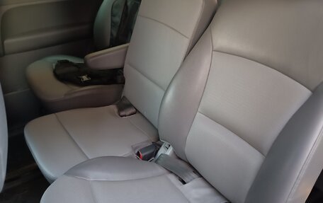 Hyundai Grand Starex Grand Starex I рестайлинг 2, 2011 год, 1 645 000 рублей, 13 фотография