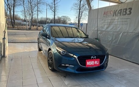 Mazda Axela, 2017 год, 1 550 000 рублей, 2 фотография