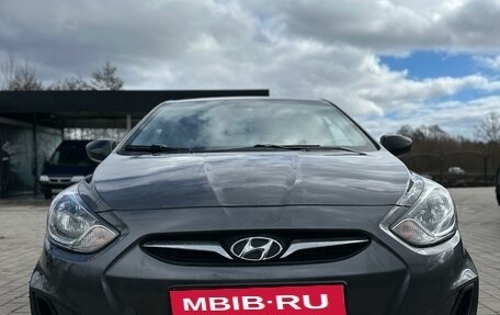 Hyundai Solaris II рестайлинг, 2012 год, 730 000 рублей, 1 фотография