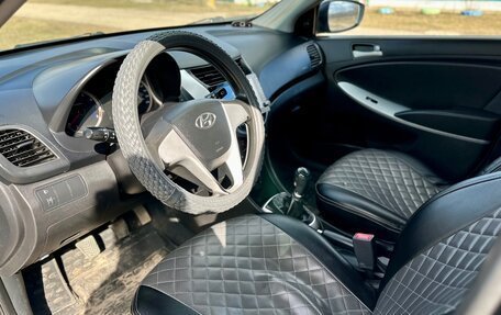 Hyundai Solaris II рестайлинг, 2012 год, 730 000 рублей, 10 фотография