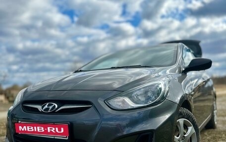 Hyundai Solaris II рестайлинг, 2012 год, 730 000 рублей, 12 фотография