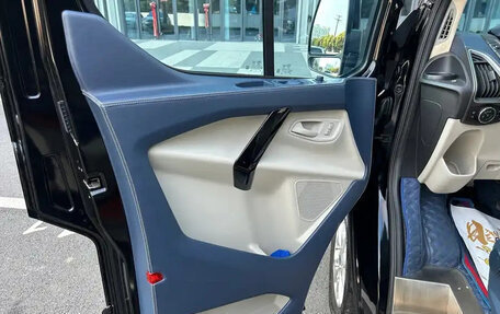 Ford Tourneo Custom I рестайлинг, 2020 год, 2 430 000 рублей, 5 фотография