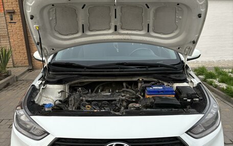 Hyundai Solaris II рестайлинг, 2017 год, 1 250 000 рублей, 24 фотография