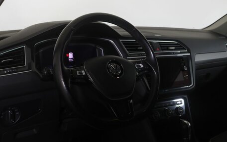 Volkswagen Tiguan II, 2019 год, 2 459 000 рублей, 15 фотография