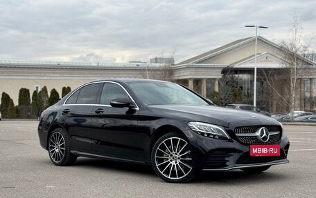 Mercedes-Benz C-Класс, 2019 год, 3 400 000 рублей, 1 фотография