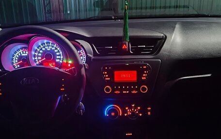 KIA Rio III рестайлинг, 2014 год, 1 000 000 рублей, 6 фотография