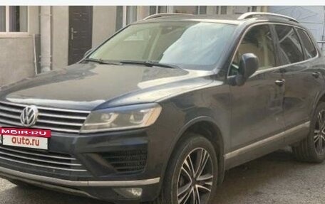Volkswagen Touareg III, 2015 год, 1 900 000 рублей, 3 фотография