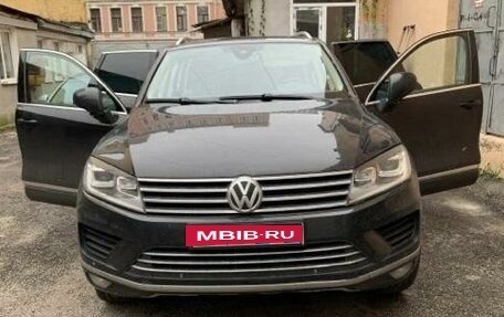 Volkswagen Touareg III, 2015 год, 1 900 000 рублей, 2 фотография