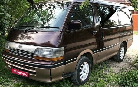 Toyota HiAce H100, 1992 год, 550 000 рублей, 1 фотография