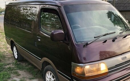 Toyota HiAce H100, 1992 год, 550 000 рублей, 2 фотография