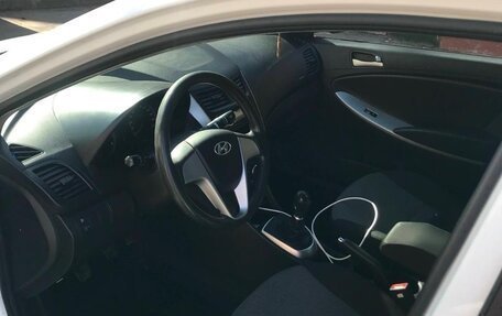 Hyundai Solaris II рестайлинг, 2014 год, 695 000 рублей, 3 фотография