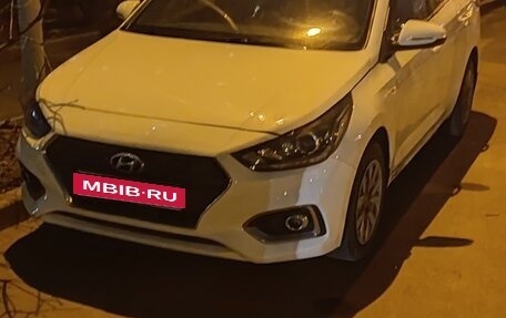 Hyundai Solaris II рестайлинг, 2017 год, 800 000 рублей, 1 фотография
